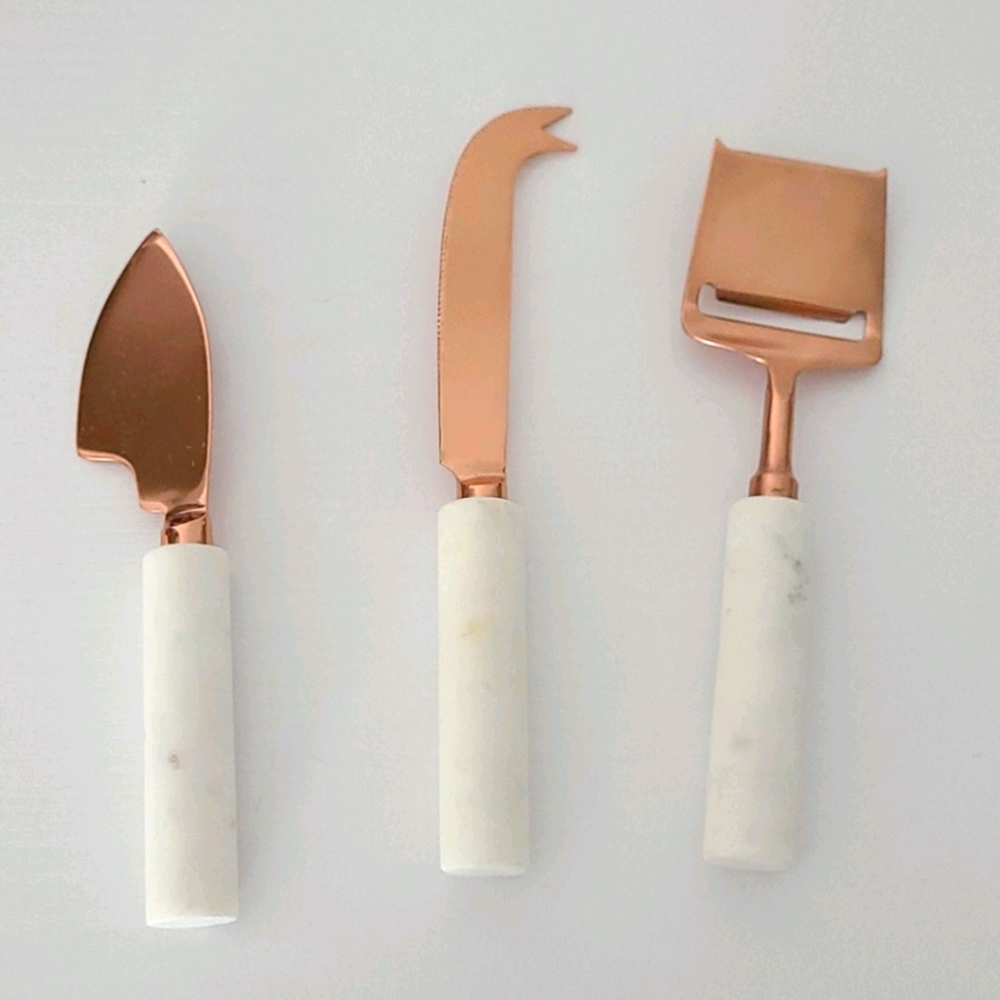 CHEESE ACCESSORIES WITH MARBLE ACCENT HANDLES